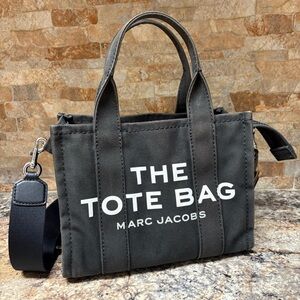 Marc Jacobs The Tote Bag Canvas in Washed Black